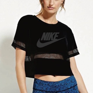 Nike - เสื้อออกกำลังกาย ผู้หญิง เสื้อครอป