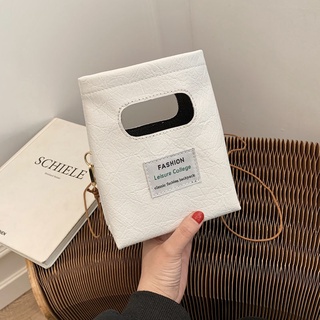 ขนาดเล็กสด น่ารักถุงถัง หญิง2021 ใหม่ แฟชั่น แนวโน้ม สไตล์ย้อนยุค ของ Messenger กระเป๋าเล็กๆน้อยๆออกแบบ
