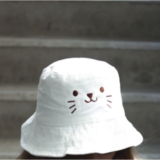 furry cat bucket hat 🐱💛 (1)
