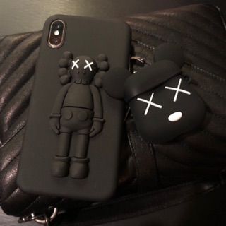 SALE❌Case iphone Kaws ( x x ) bearbrick สีดำ พร้อมส่งเลยย! สวยมากก ดูเรียบเท่ เก๋แบบไฮโซเบาๆ